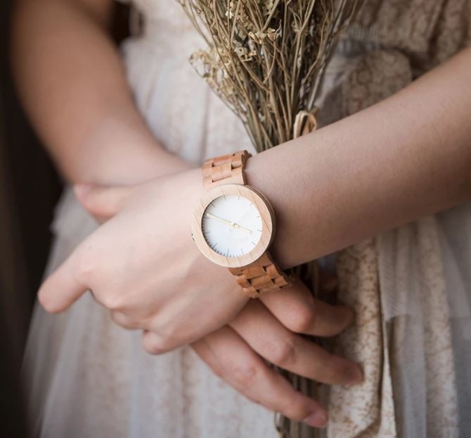 Montre en bois pour femme