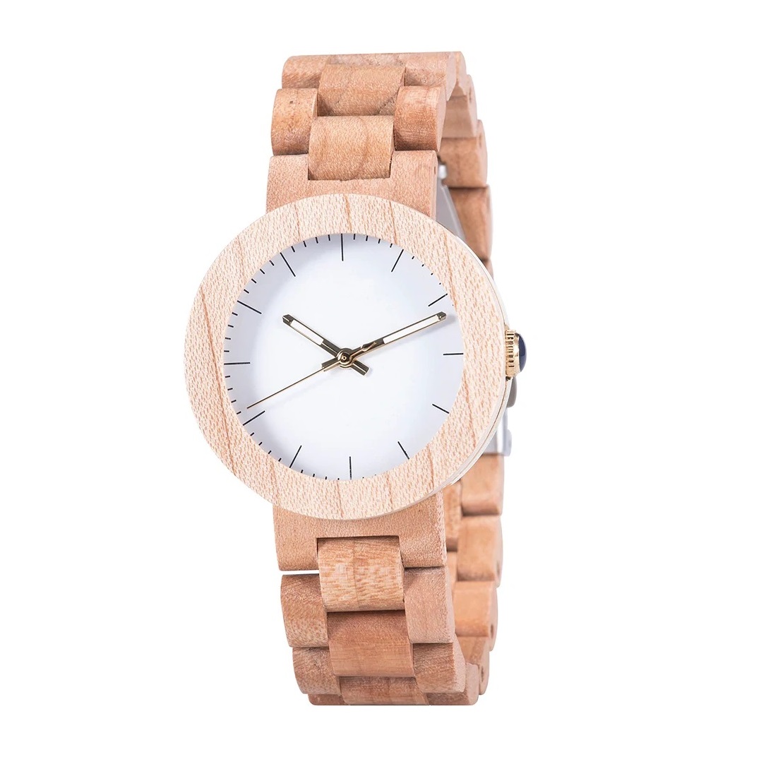 Montre en bois clair femme tendance et féminine