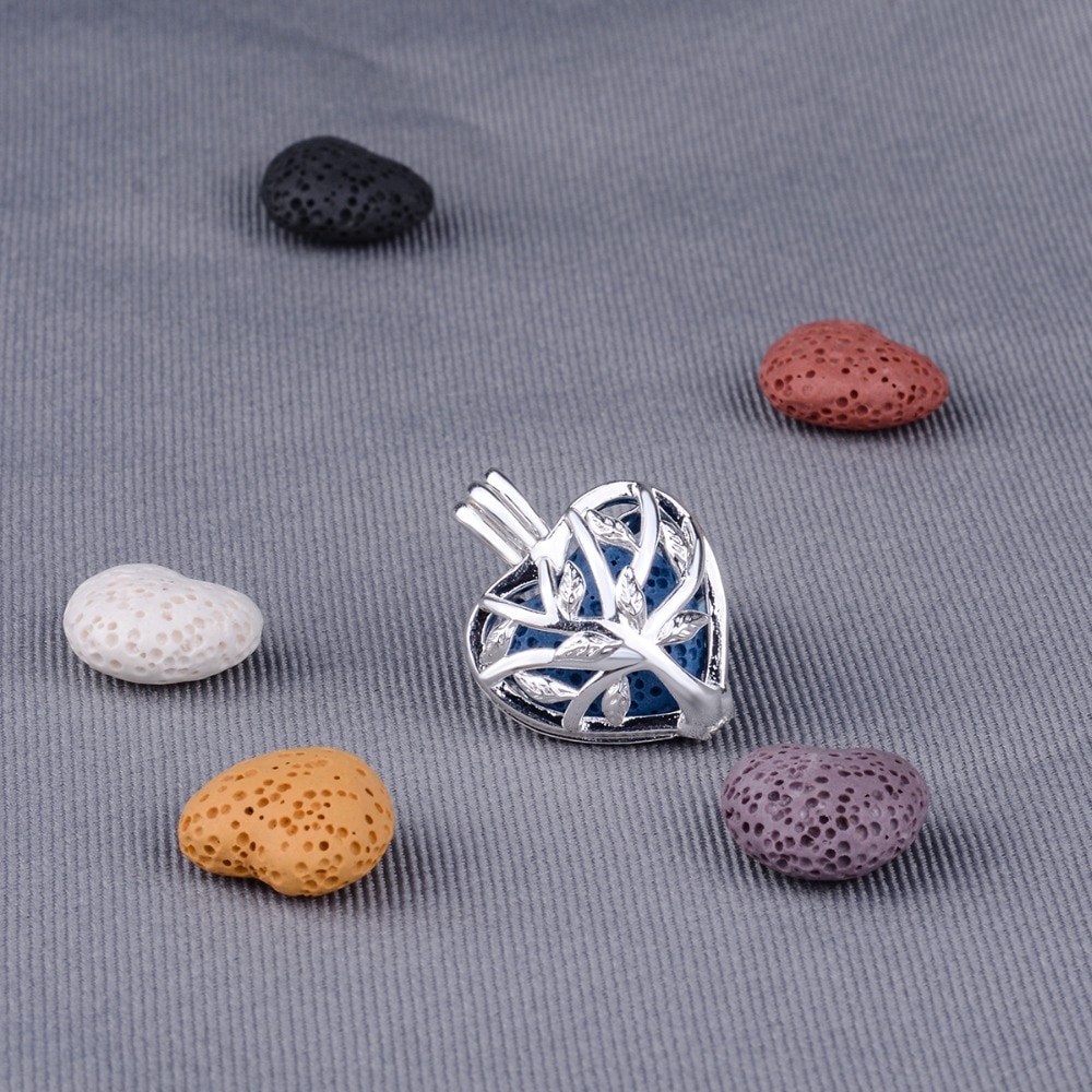 Collier pendentif cage boule lave volcanique coeur huiles essentielles