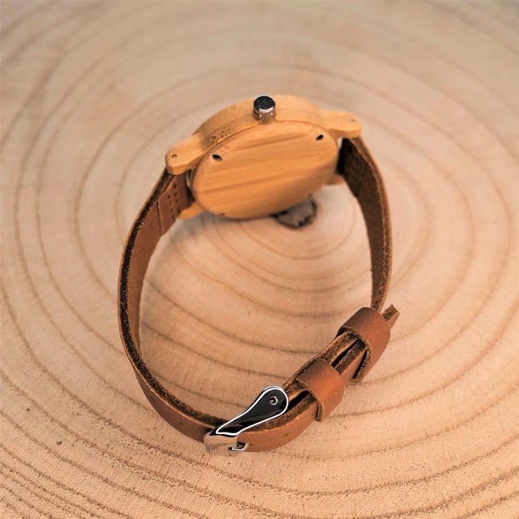 Montre femme en bois et bracelet cuir