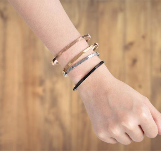 Bracelet personnalisé prénom jonc, or, argent et noir