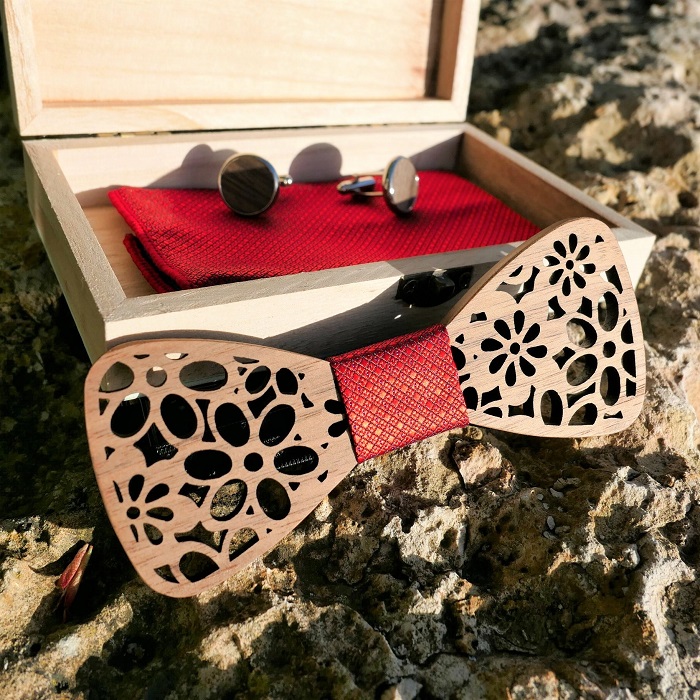 noeud papillon en bois fleurs rouge
