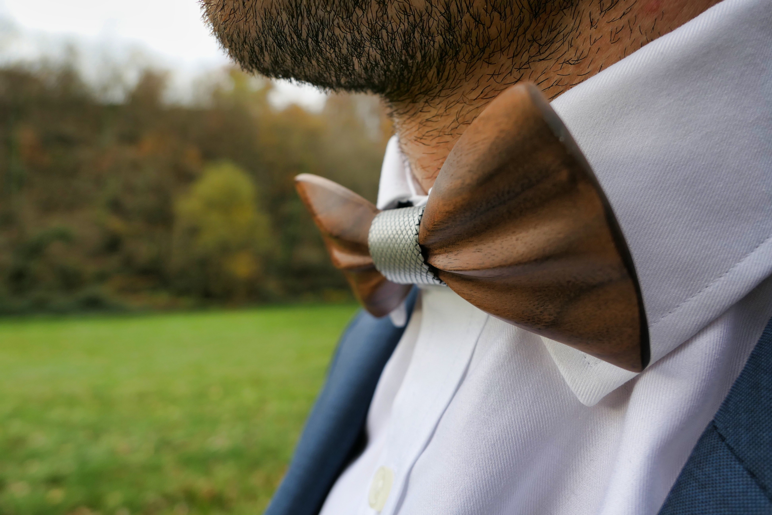 Accessoires de marié en bois