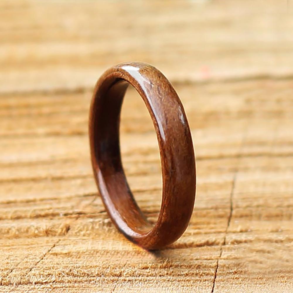 Bague ou alliance en bois courbé