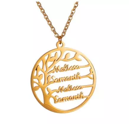 Collier personnalisé avec plusieurs prénoms en plaqué or