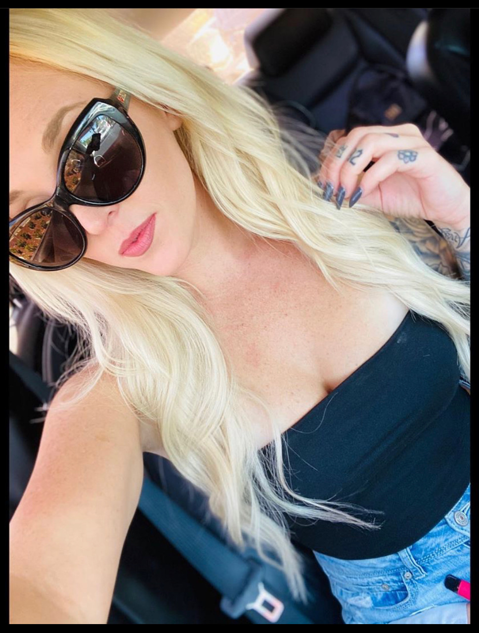 fly girl kissy fly