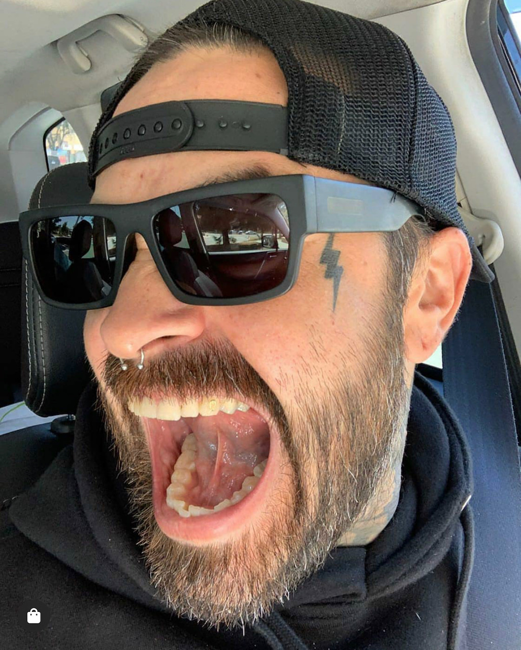 fly menace man screaming