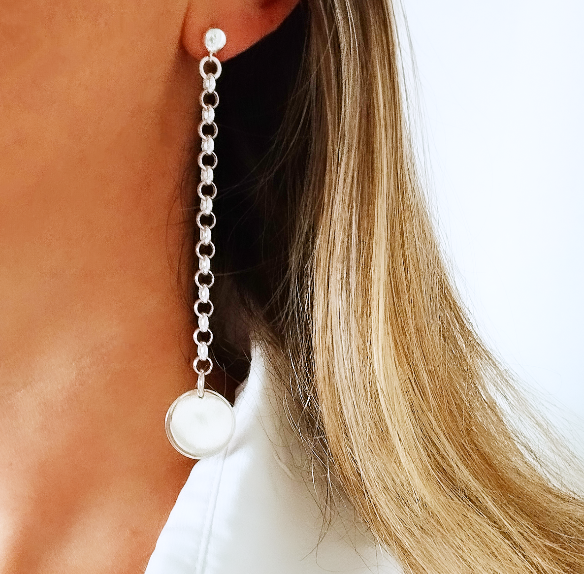 boucle doreille chaine et médaille