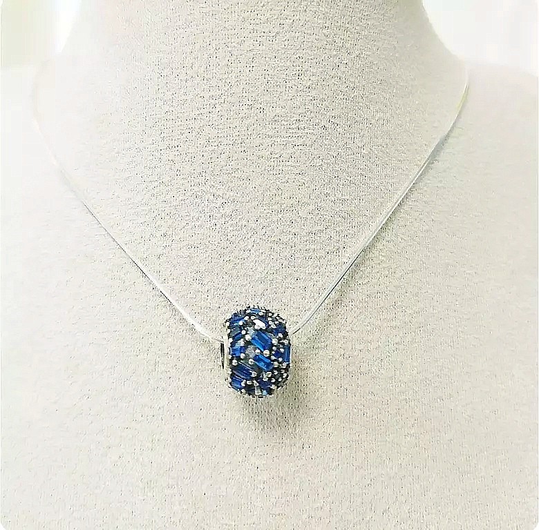 Collier maille serpent perle bleue