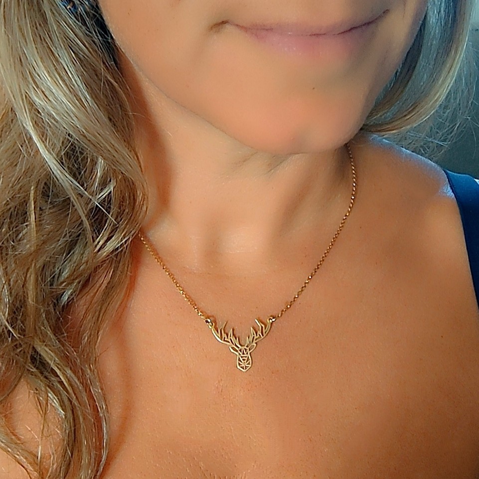 Collier tête de cerf dorée (2)