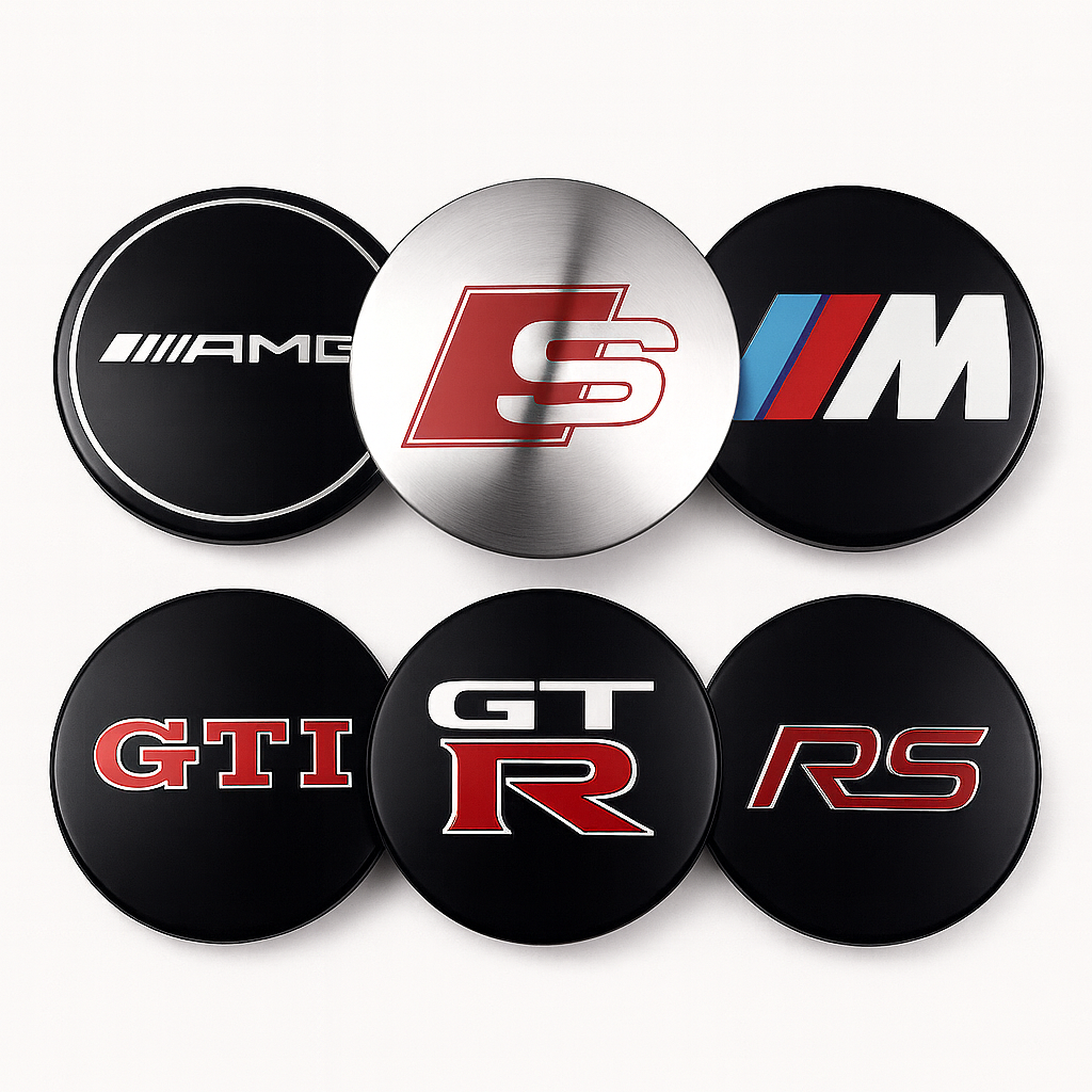 Ensemble de caches-moyeux sport noirs et métal, avec designs compatibles AMG, S line, BMW M, GTI, GTR et RS, présentés en vue rapprochée