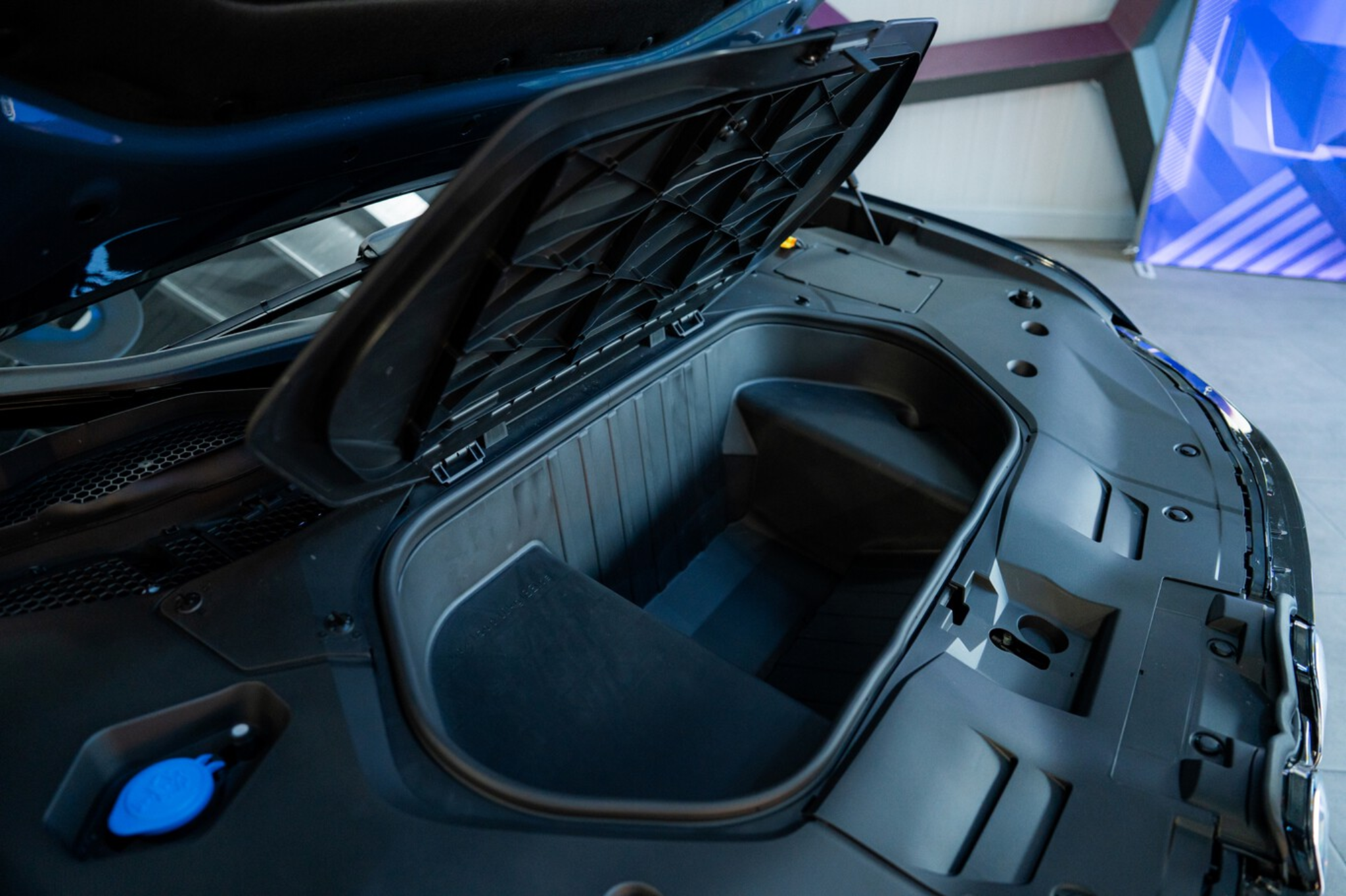 BMW iX3 coffre avant frunk