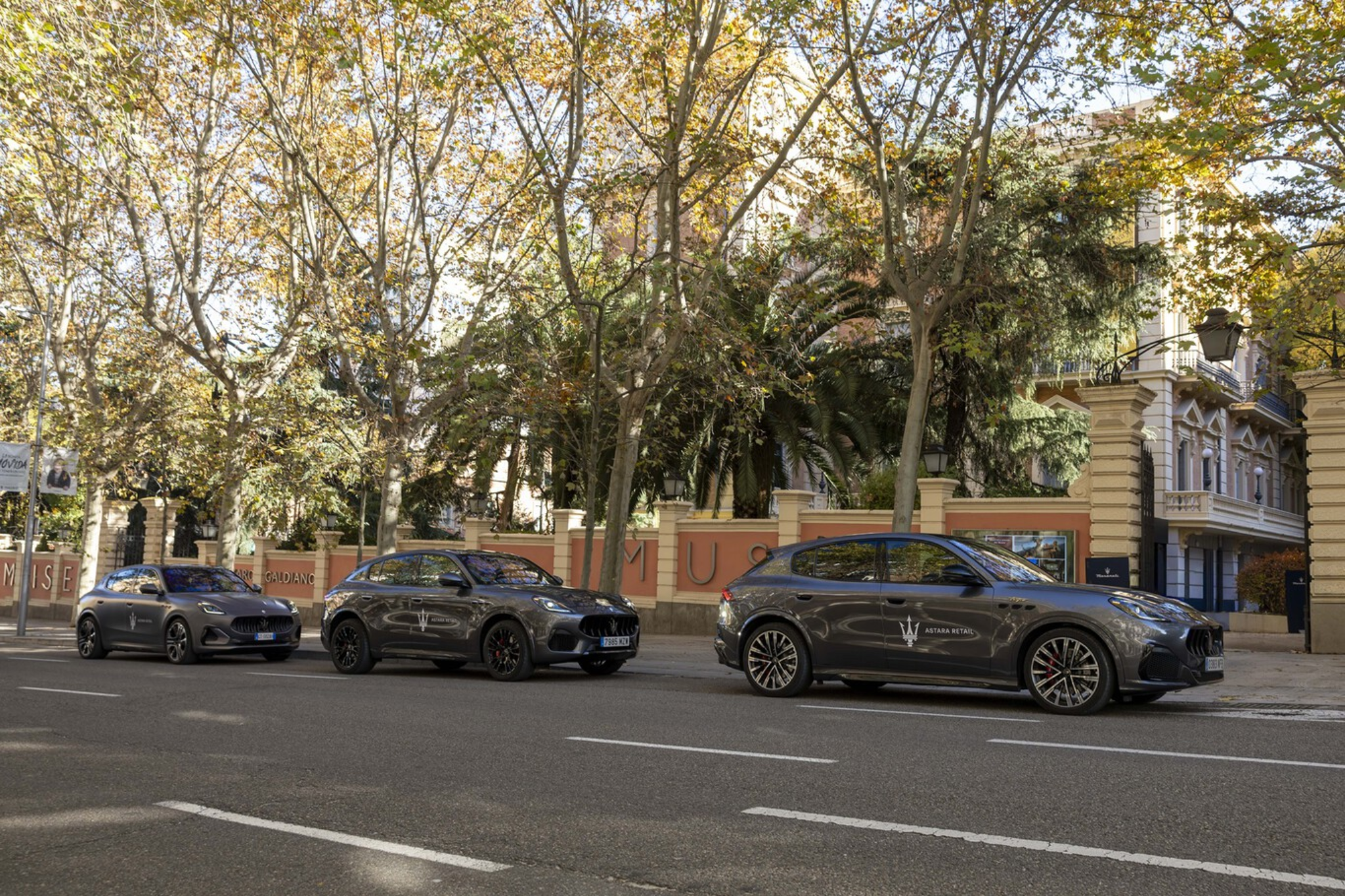 Maserati Grecale alignés en ville