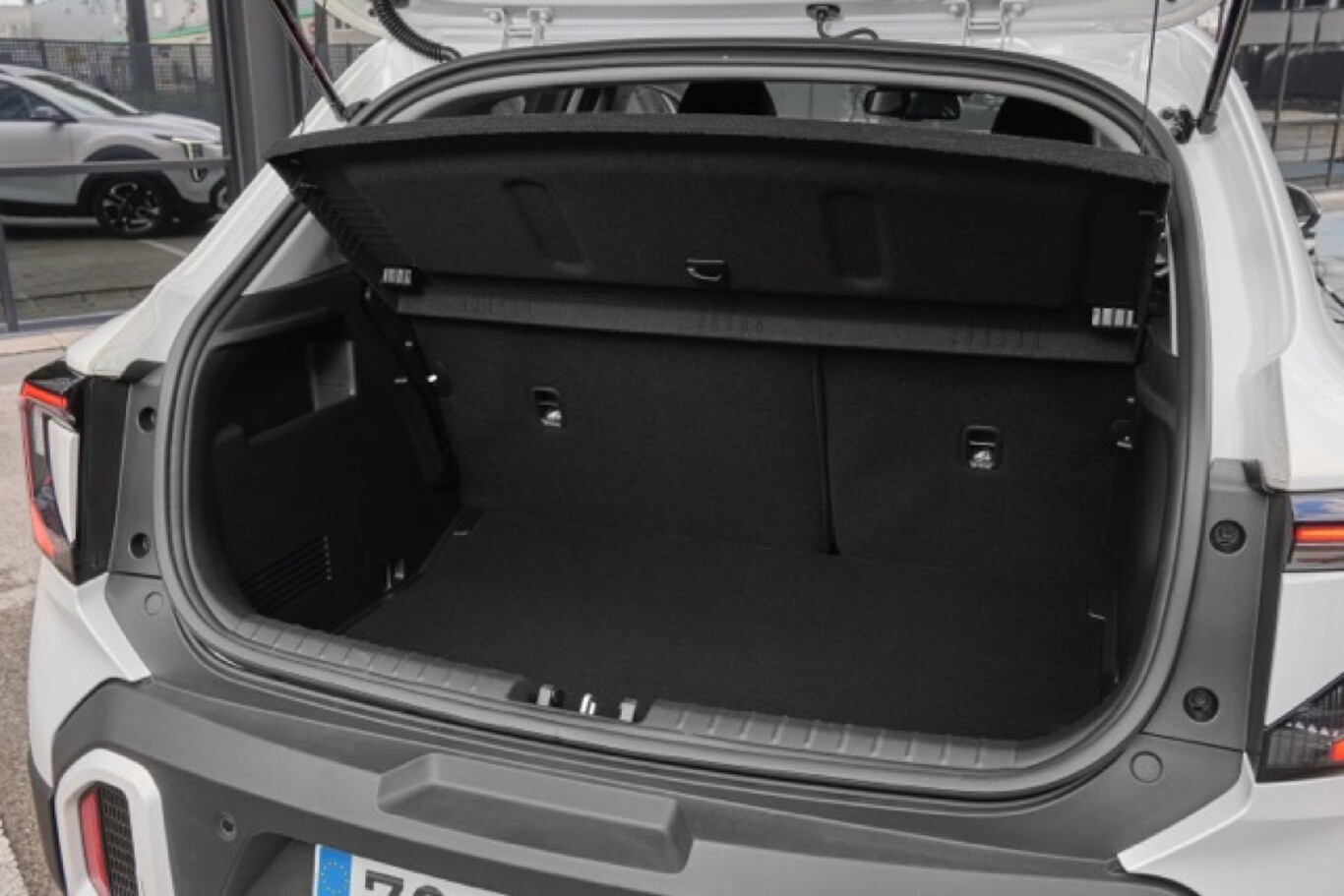Coffre du Kia Stonic 2025 avec banquette rabattable