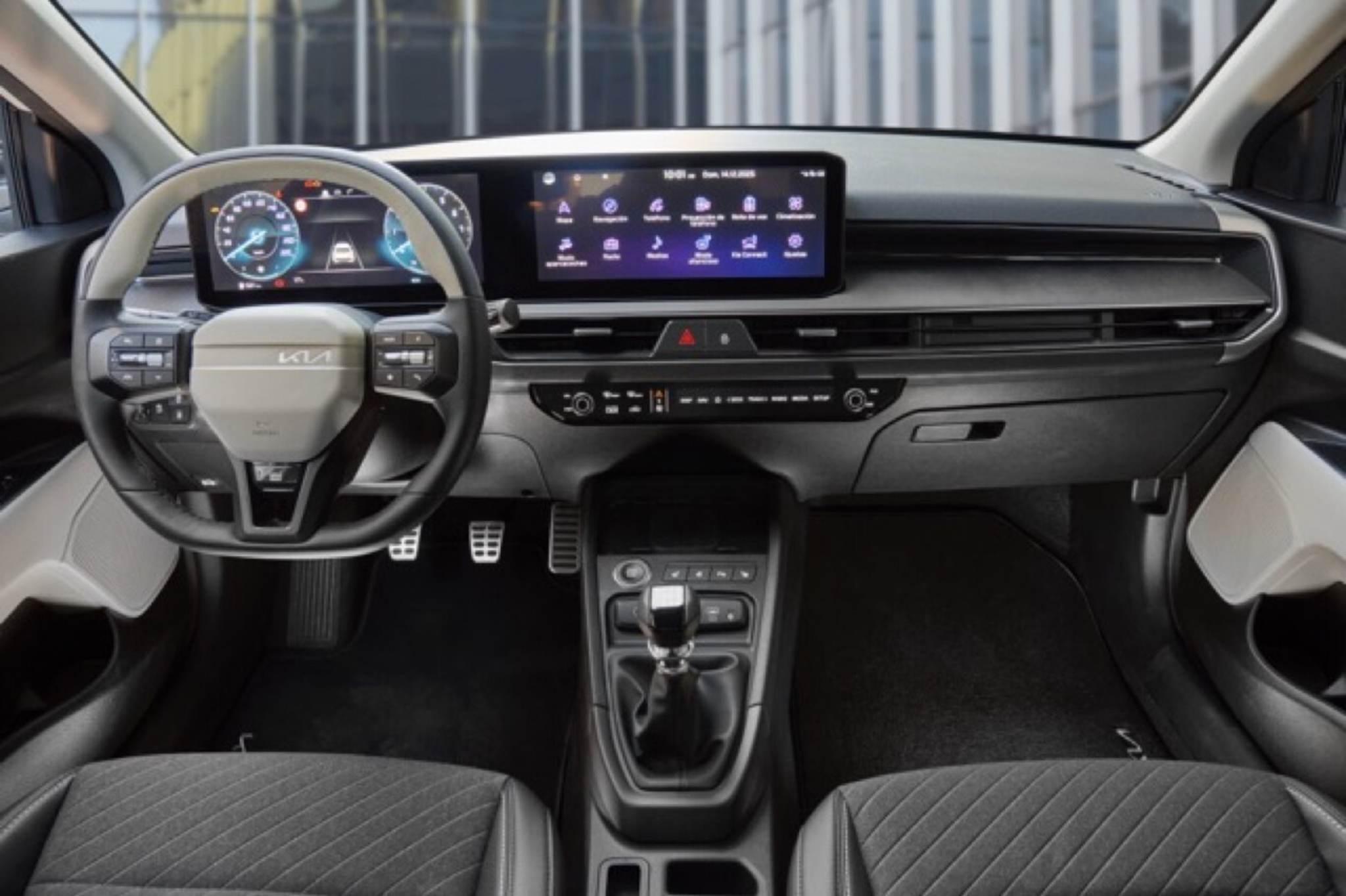 Habitacle du Kia Stonic 2025 avec double écran numérique