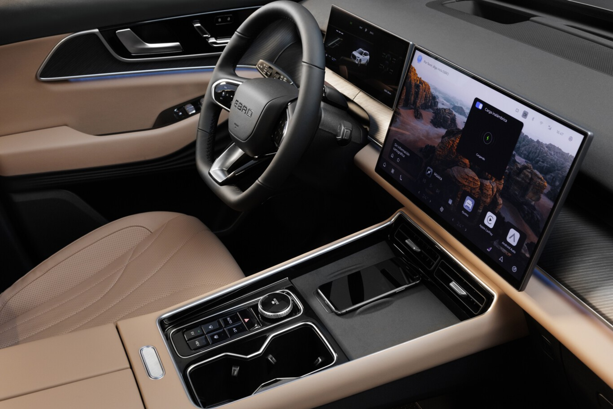 Console centrale de l’Ebro S900 avec commandes et rangements