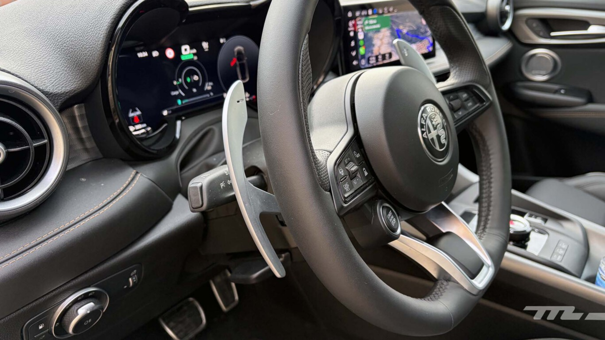 Palettes au volant en métal de l’Alfa Romeo Tonale