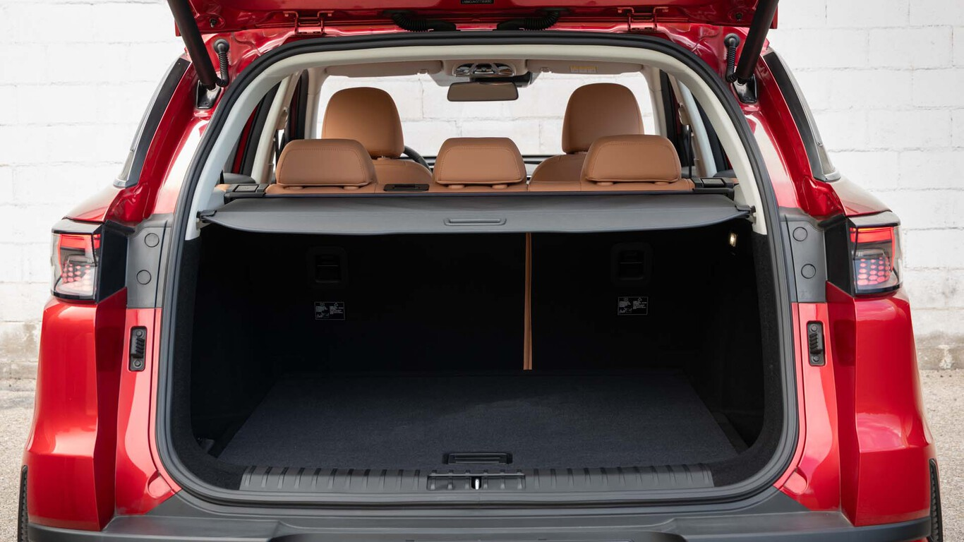 Coffre du BAIC X75 rouge ouvert