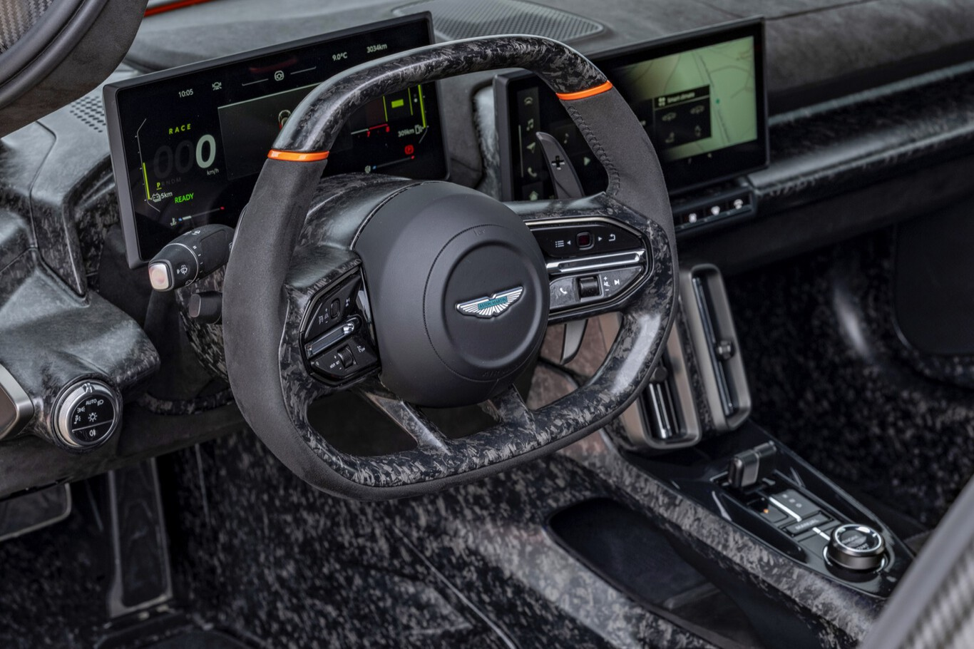 Volant carbone de l’Aston Martin Valhalla
