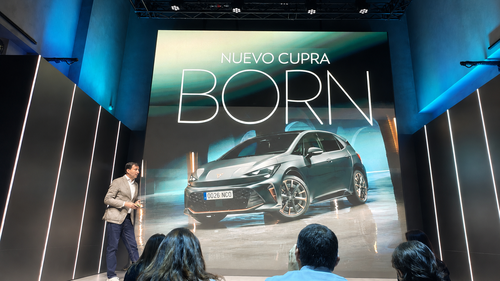 Présentation officielle de la nouvelle CUPRA Born 2026 lors d’un événement automobile