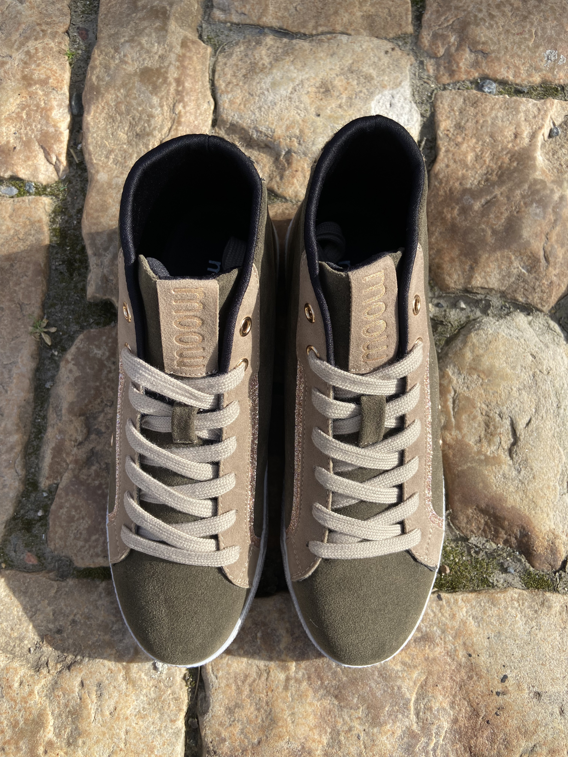 Basket taupe et kaki