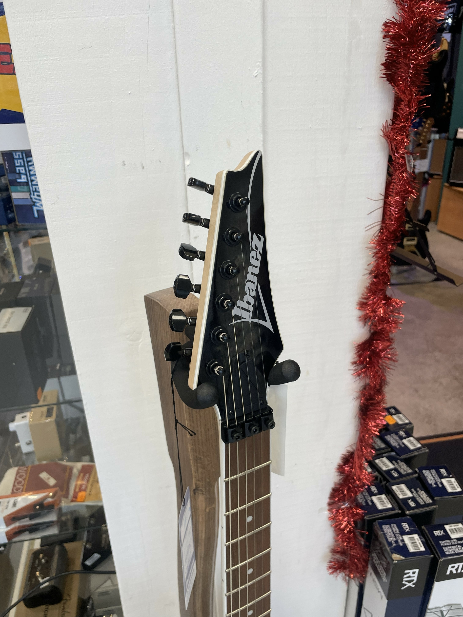 IBANEZ F