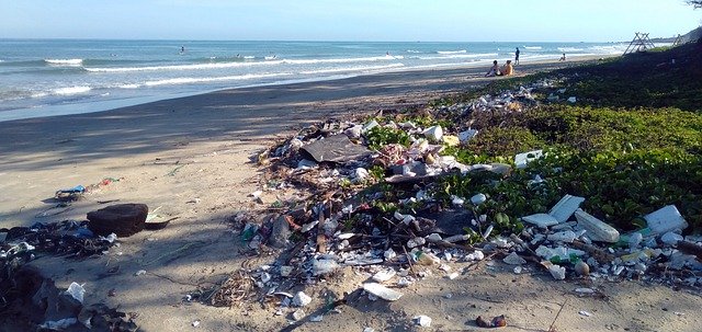 pollution sur les plages de l ocean
