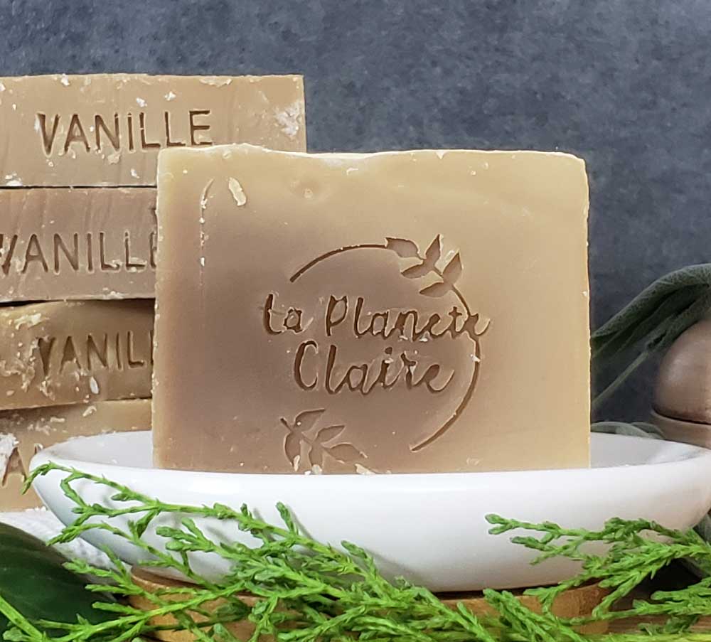savon-solide-artisanal-vanille-planete-claire-1