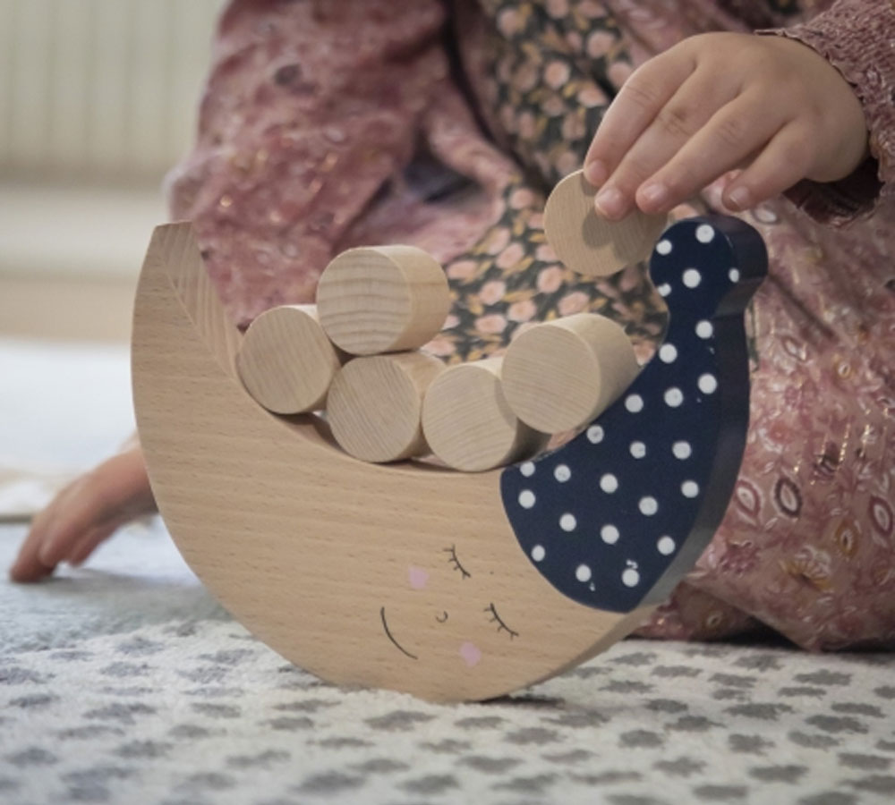 jeu-eveil-equilibre-bois-idebois-lune-2
