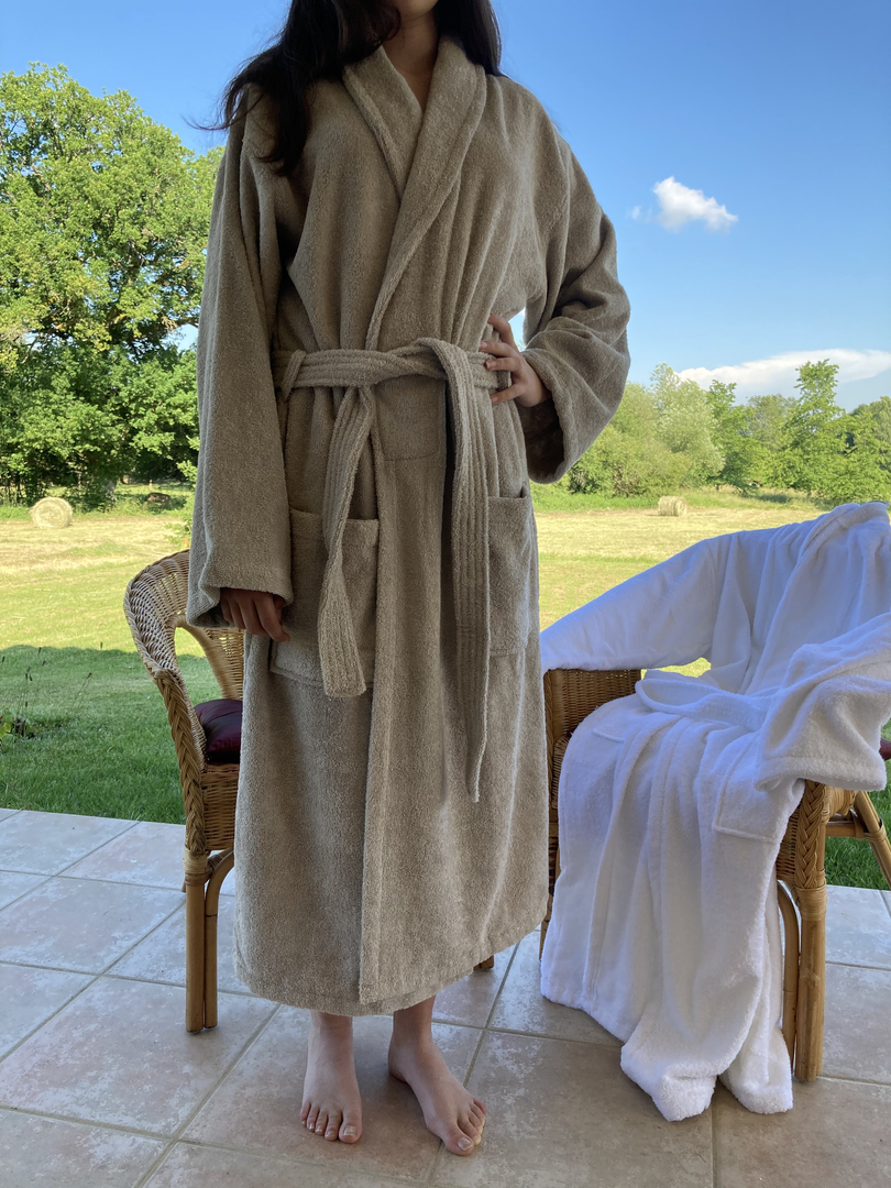 peignoir-de-bain-adulte-taupe-greige-col-chale-spa-hotel-noue-devant