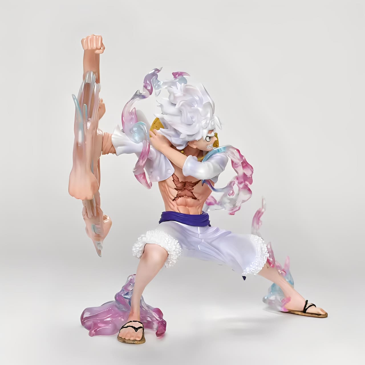 figurine-one-piece-luffy-gear-5-attaque-gomu-vue-cote