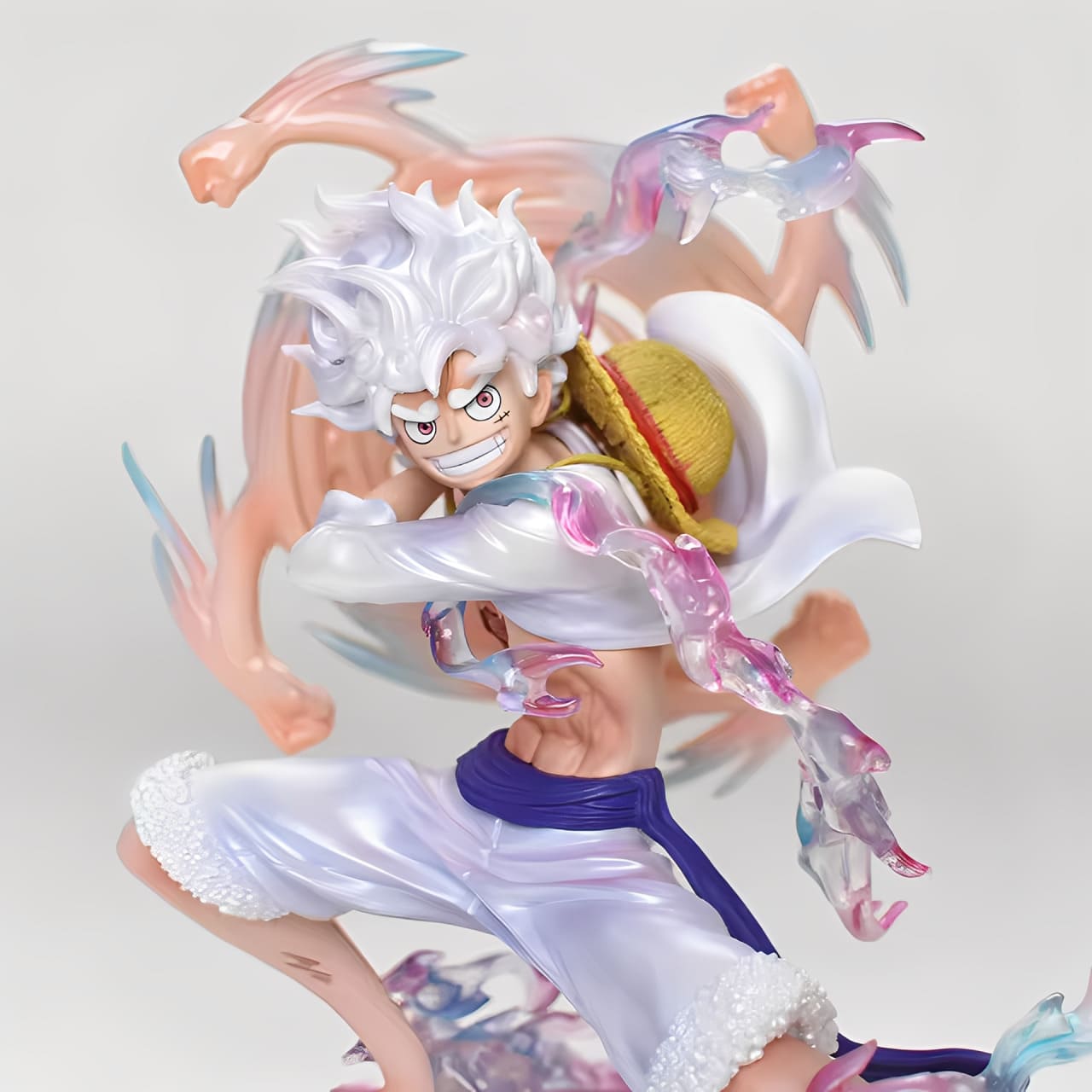figurine-luffy-one-piece-gear-5-tornade-poings