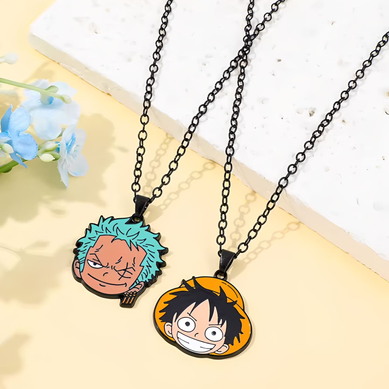 collier-one-piece-luffy-zoro-chibi-yellow