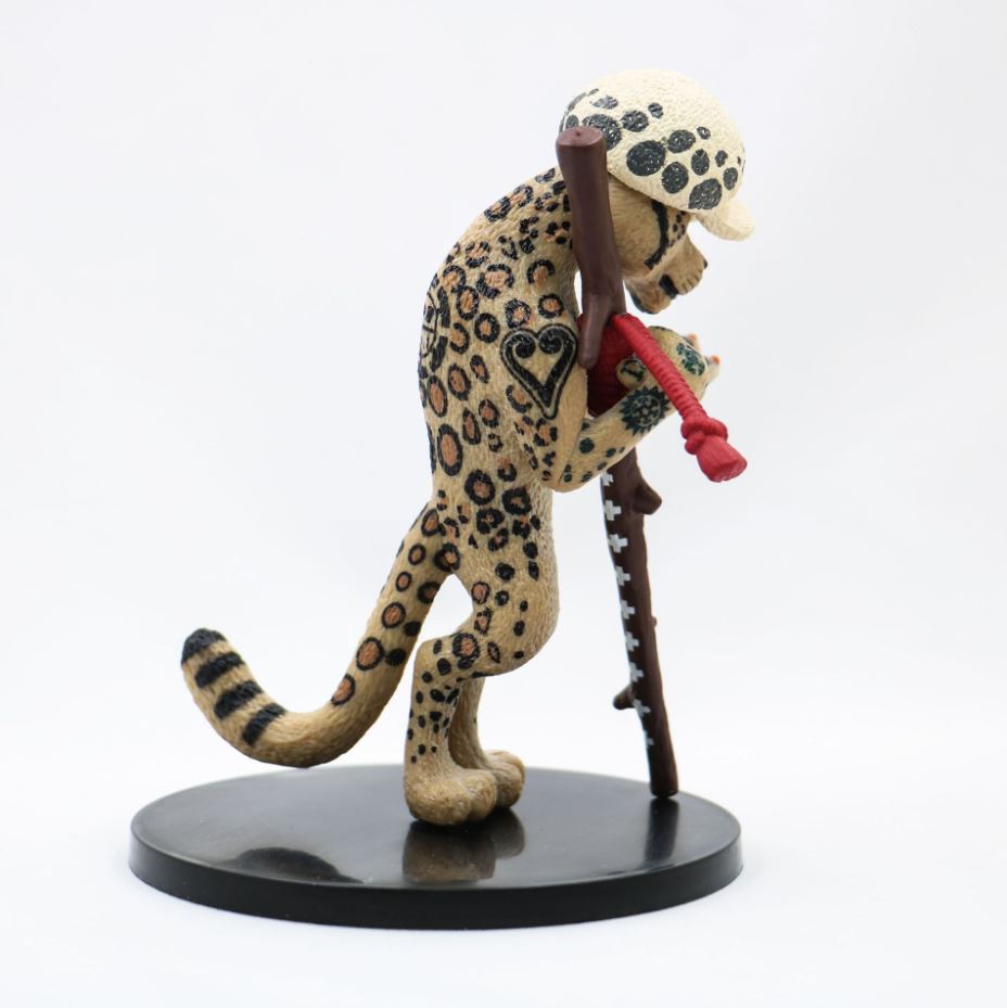 figurine one piece trafalgar law leopard 2