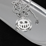collier one piece law silver 1