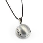 collier chapeau law one piece argent