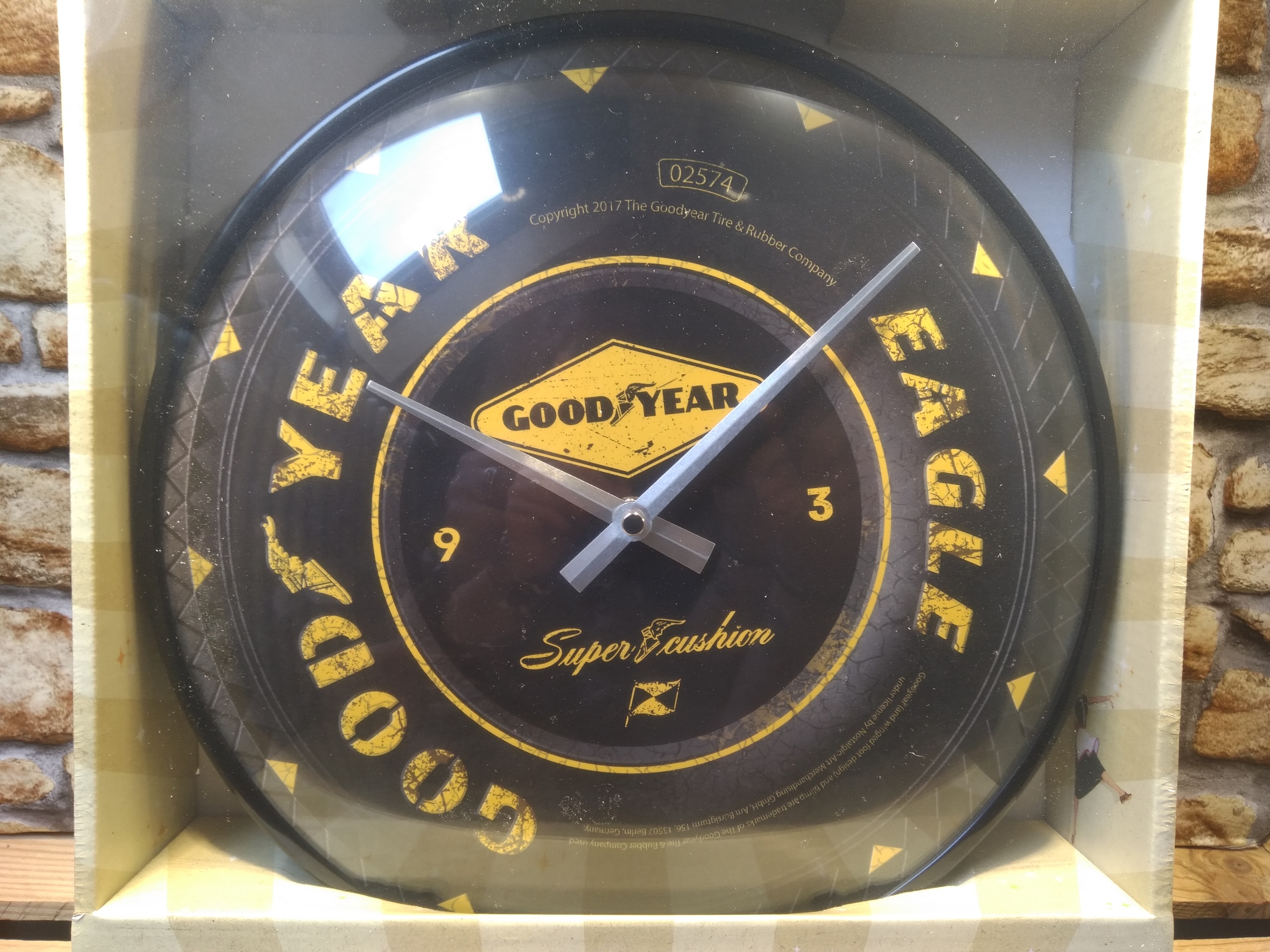 horloge publicitaire goodyear