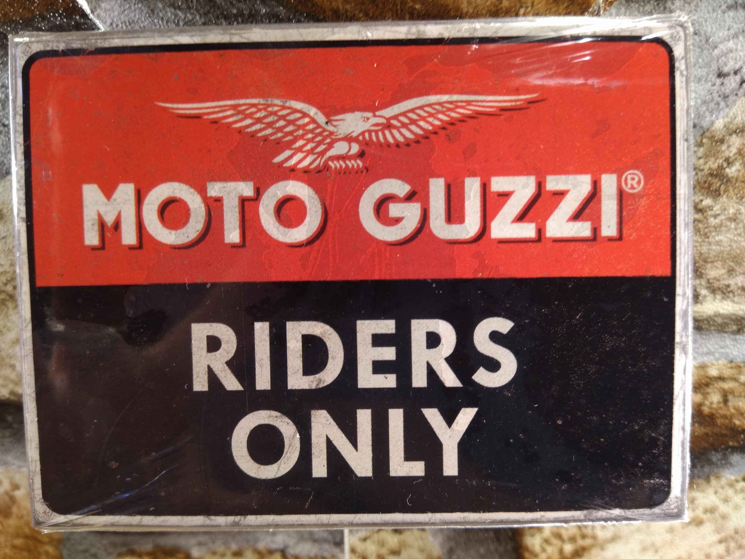 magnet cadeau moto guzzi riders only
