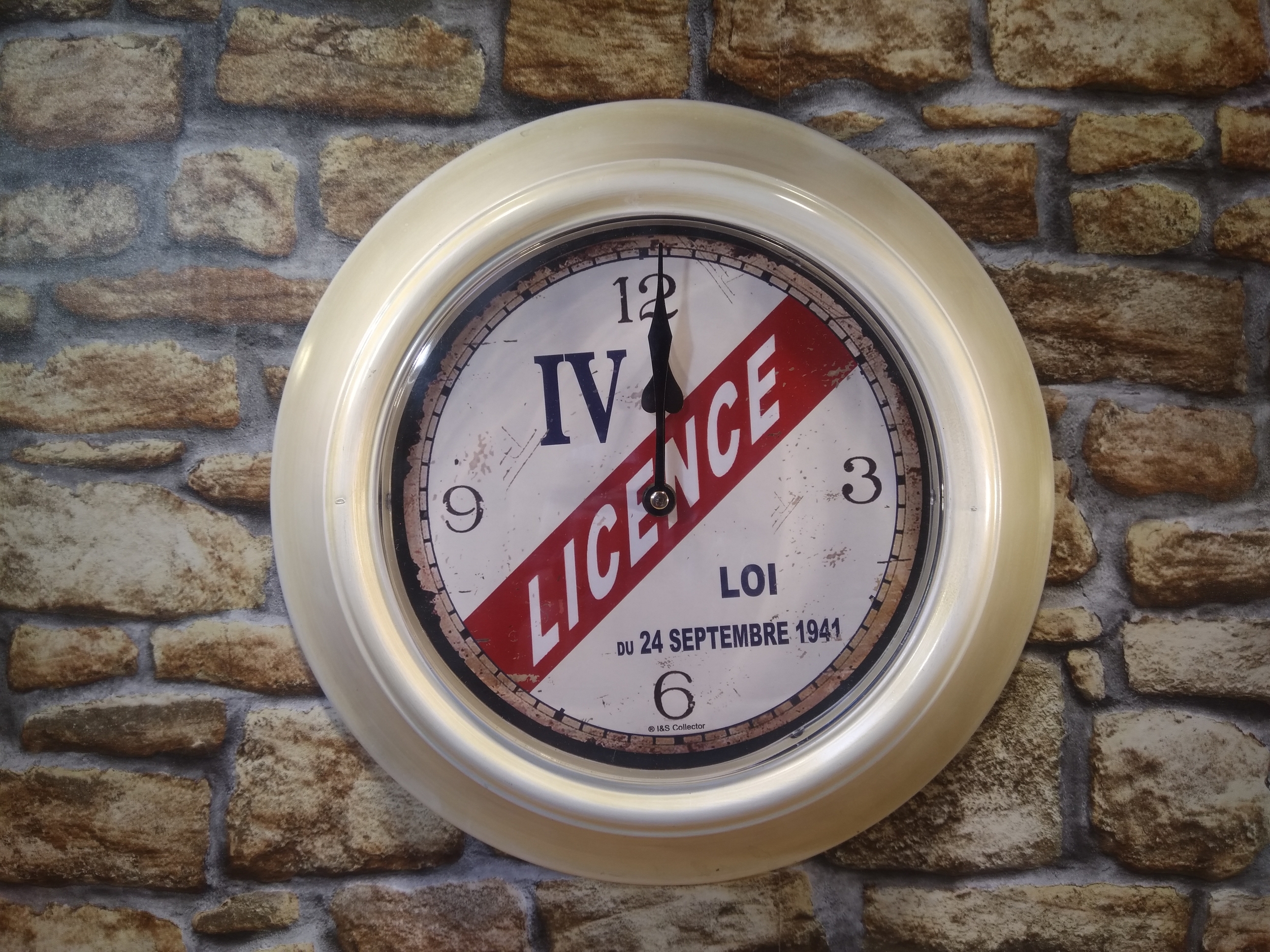 horloge murale licence IV