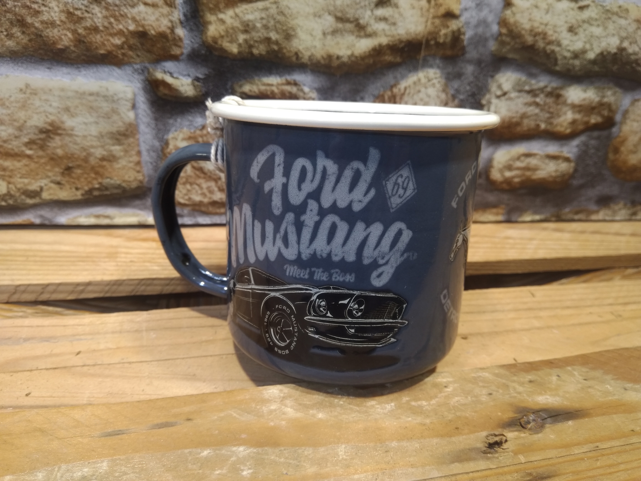 mug émaillé publicitaire ford mustang