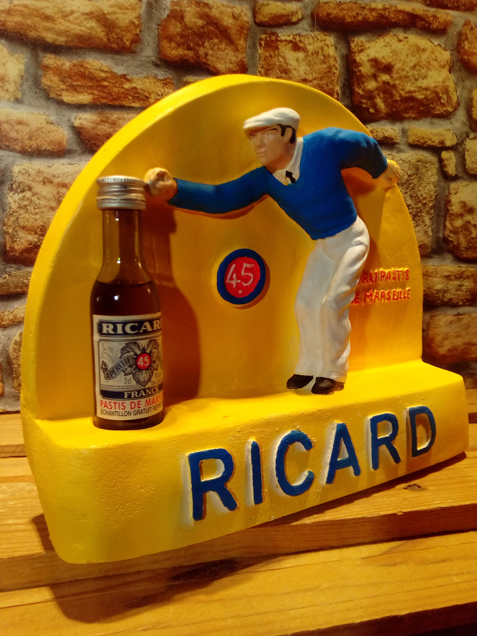 figurine plâtre ricard pastis