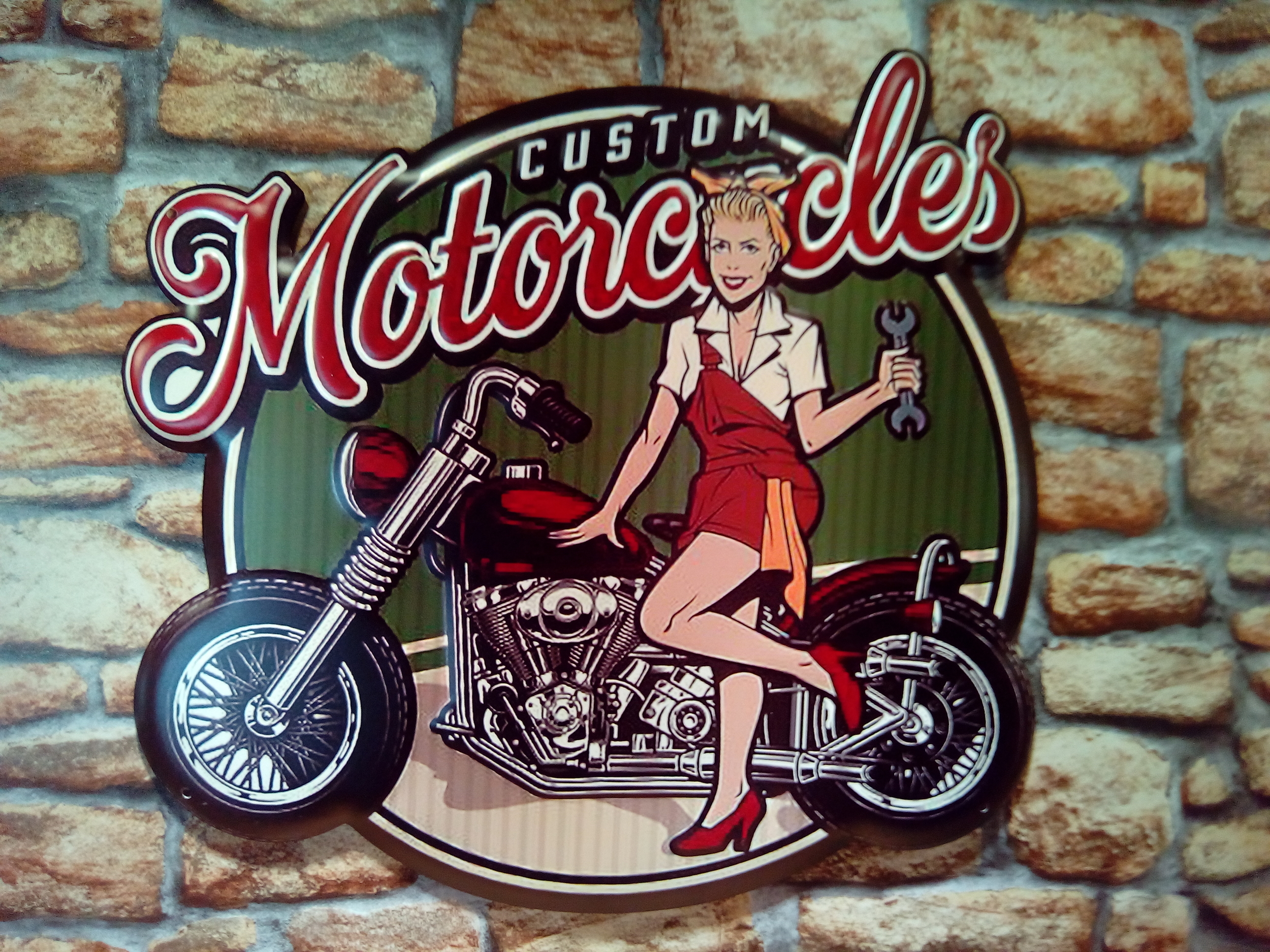 plaque embossée custom motorcycle