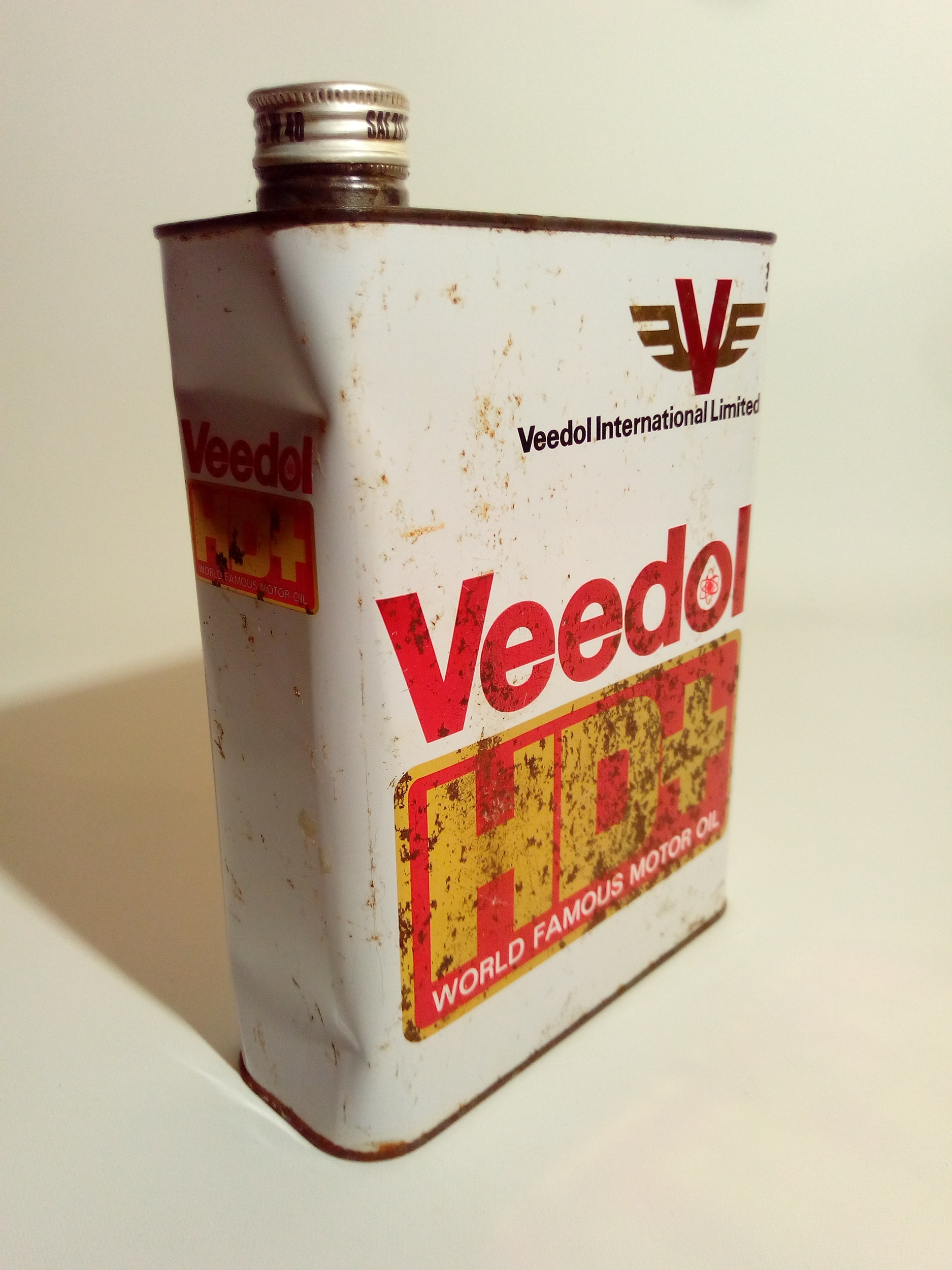bidon en métal ancien huile Veedol
