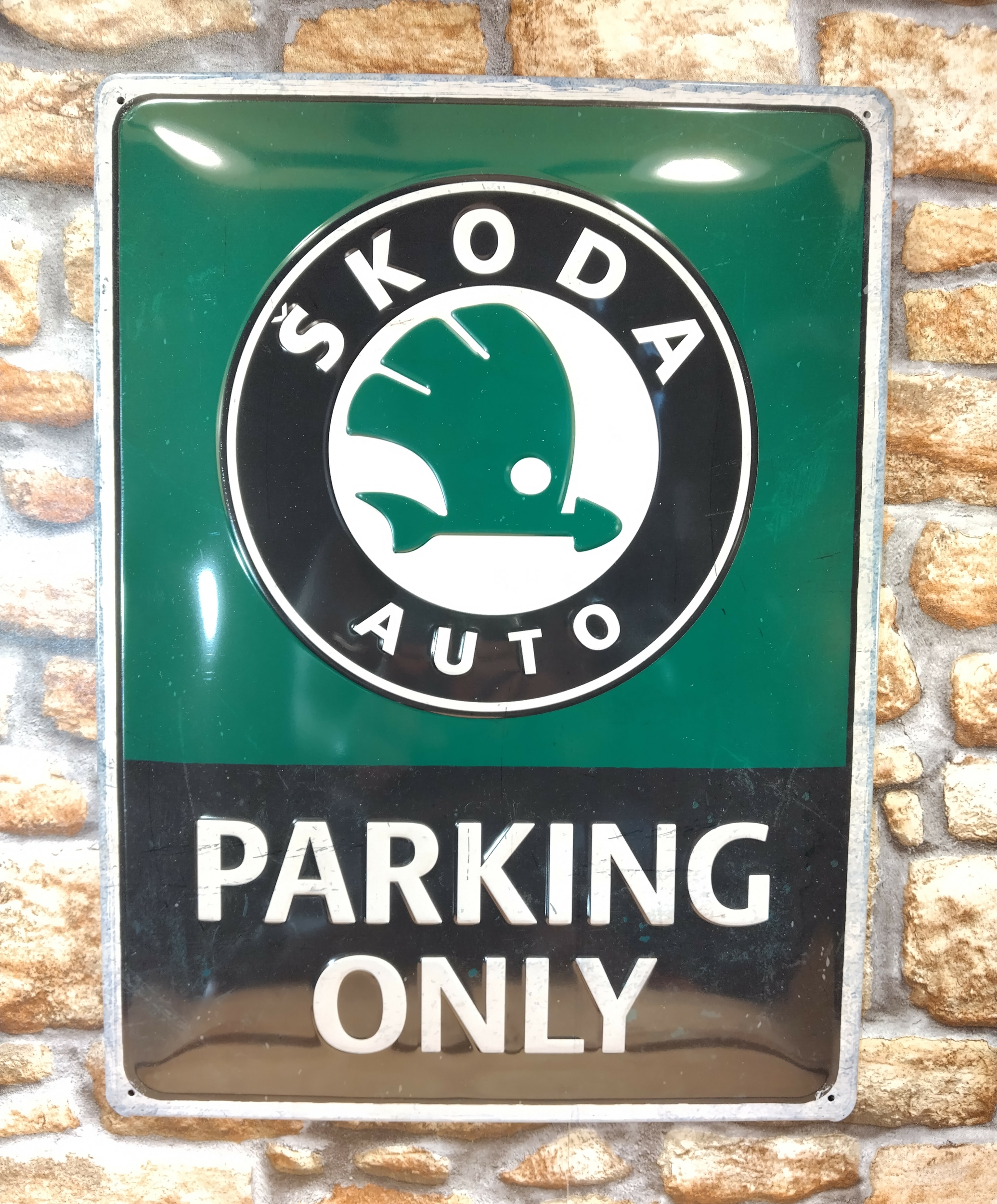 plaque publicitaire skoda parking only