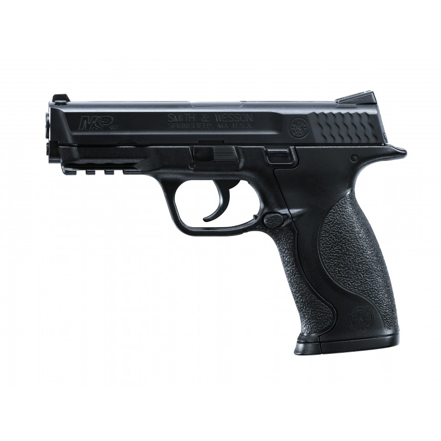 Pistolet Smith &amp; Wesson M&amp;P 40 noir vu du côté gauche, marquages M&amp;P et Smith &amp; Wesson