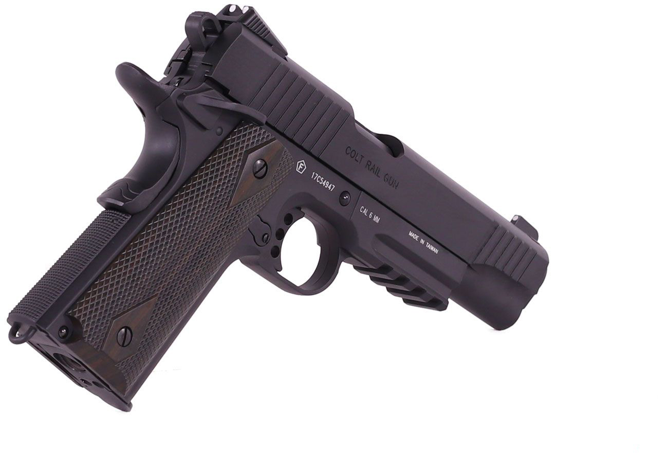 Réplique Colt 1911 Rail Gun vue de trois quarts arrière, côté droit
