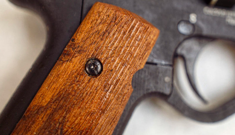 Ergonomie et design du pistolet PCP Reximex RP 11