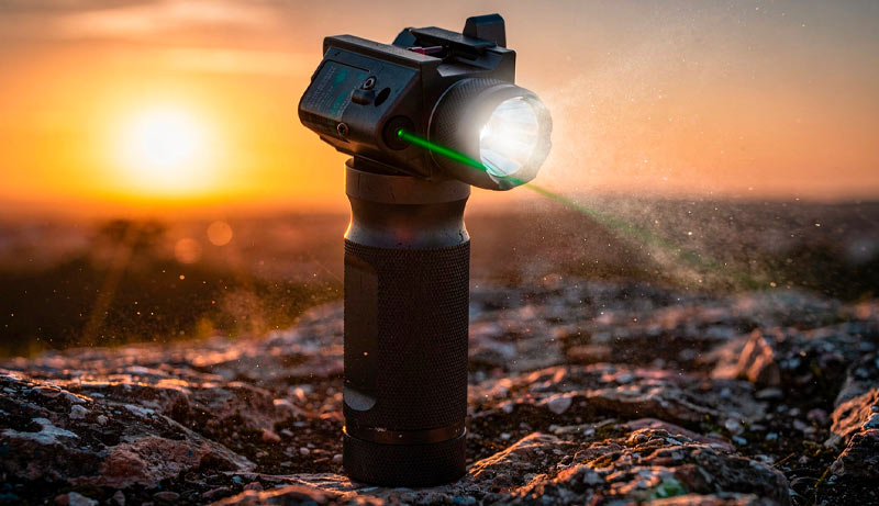 Lampe LED 750 lumens intégrée poignée tactique Umarex