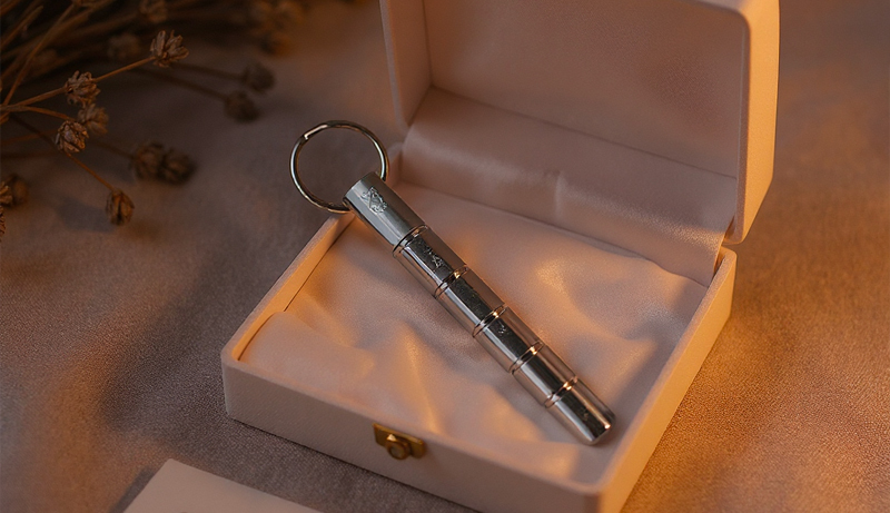 Kubotan gris Piranha PKB2 porte-clés discret et portable