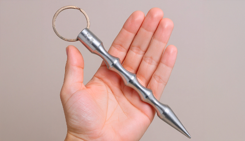 Kubotan gris pointu Piranha PKB2 vue complète